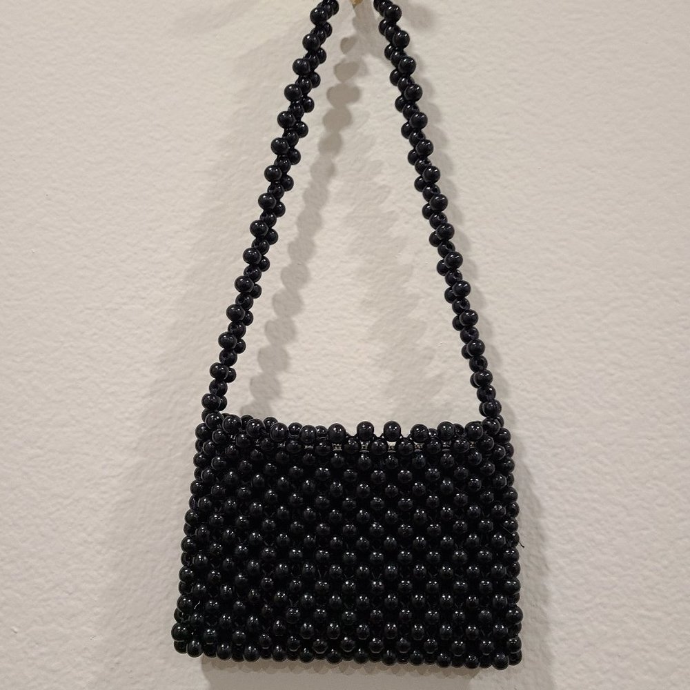 3)	Cute Black wood-beaded vintage 60s strap purse